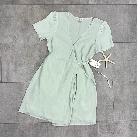 ☀️BILLABONG☀️ SUNSHINE WRAP DRESS - Picture 3 of 15